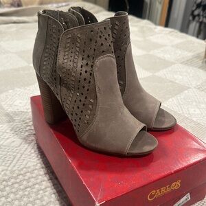 Carlos Santana Peep Toe Sandal. NWT